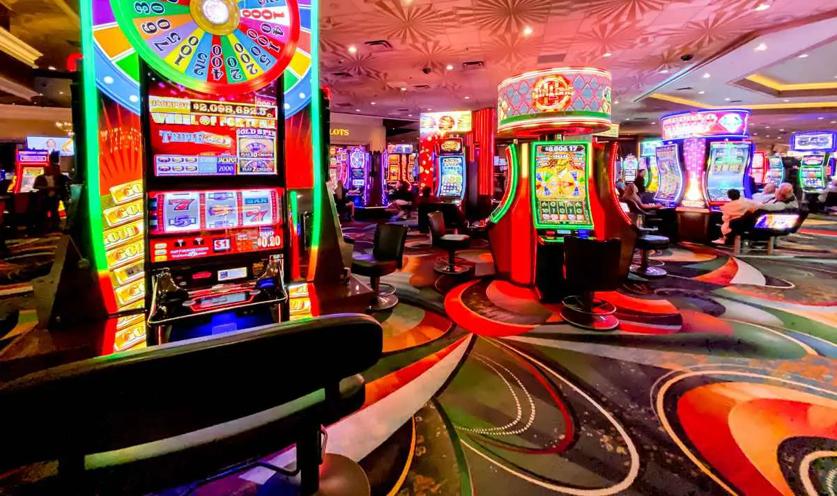 Can You Go Into Any Casino in Las Vegas? (Answered) 2 MGM Grand is one of the must see casinos in Vegas.