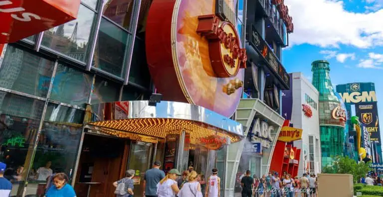 las vegas strip hotels with free parking