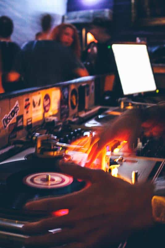 What to Wear in Las Vegas Clubs: The Ultimate Guide 2 djnightclub