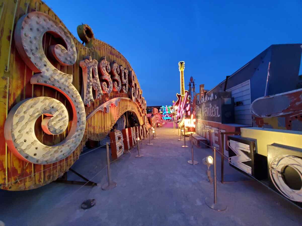 night at the neon museum las vegas