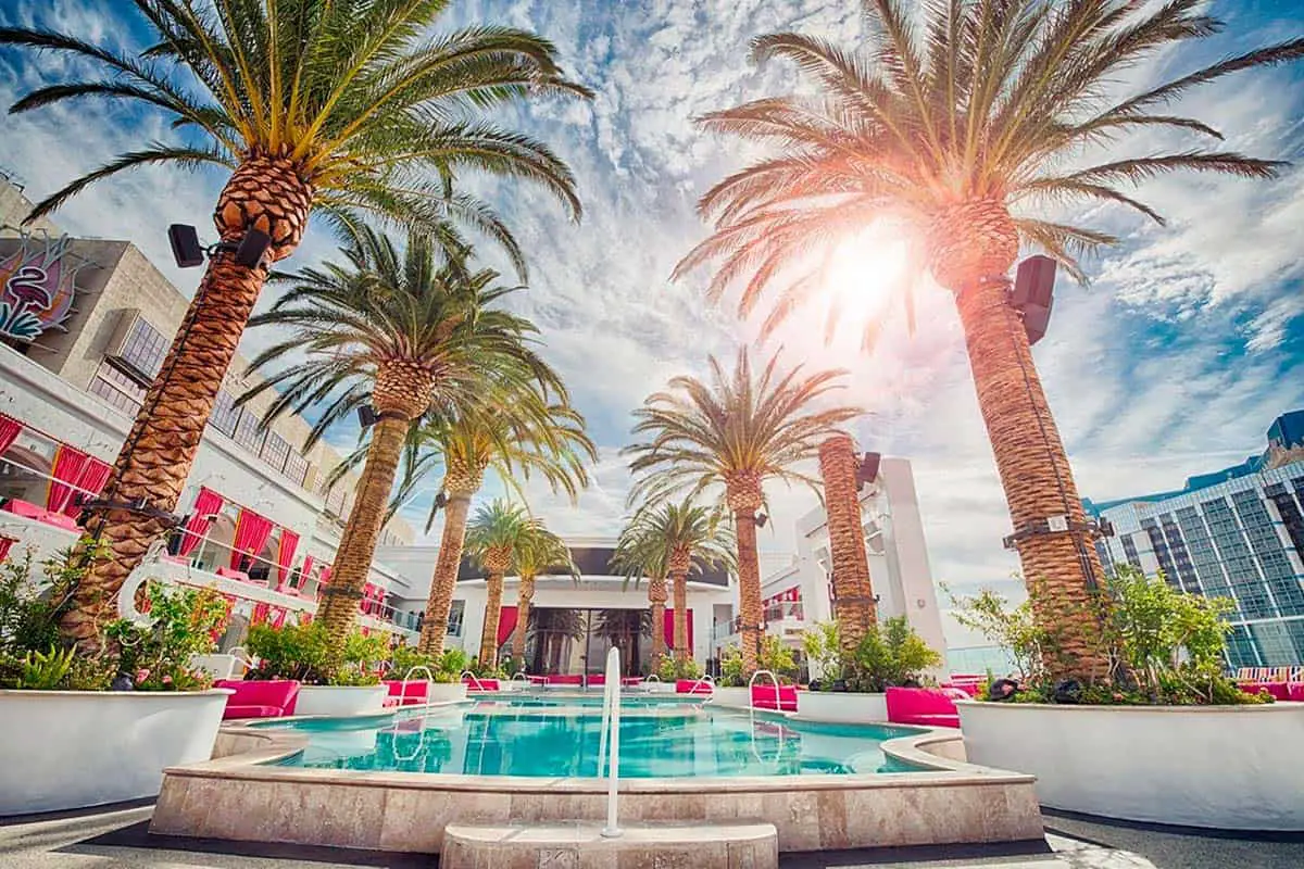 When do pools open in Las Vegas? Go Pool at the Flamingo Las Vegas