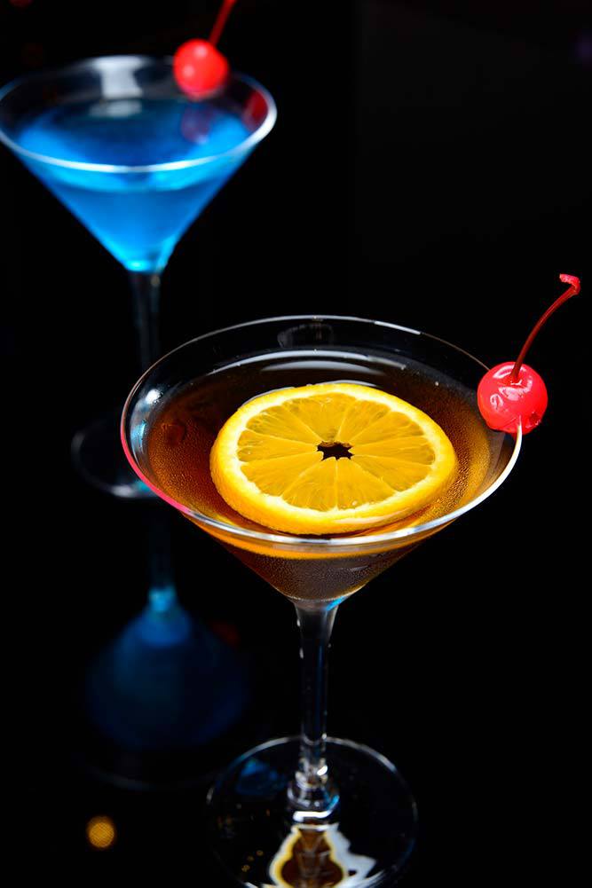 Free Drinks in a Vegas Casino (How & What to Order) 5 Are there free drinks in Las Vegas casinos