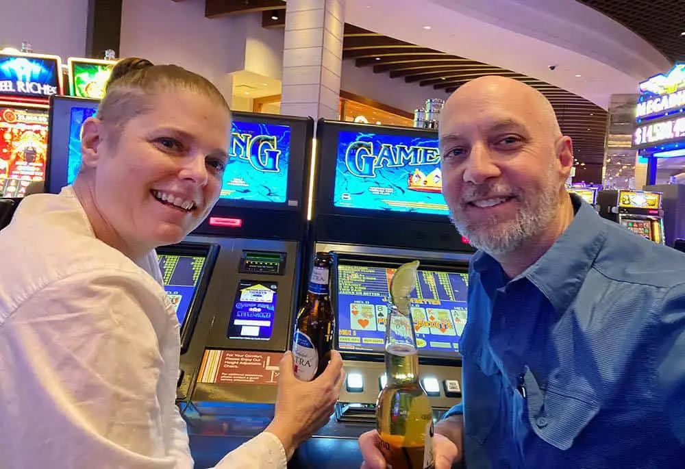 How to Get Free Drinks in Las Vegas Casinos