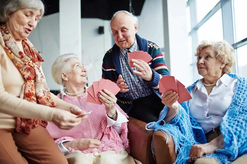 Seniors playing cards together: retiring in Las Vegas