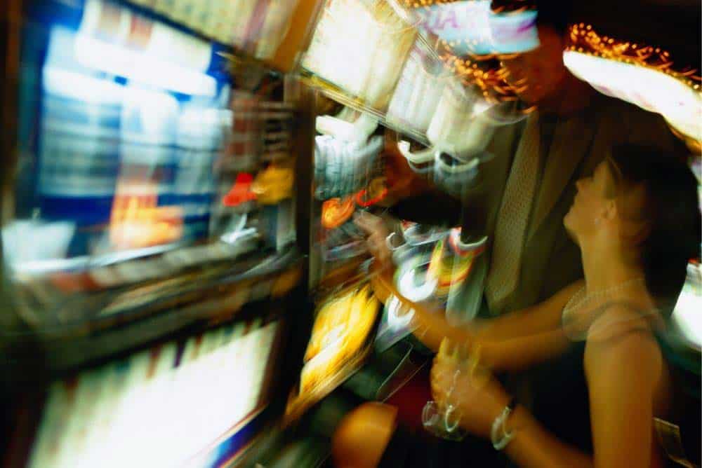 Do Las Vegas Casinos Check ID? Important! 3 You must be 21 with valid ID to gamble in Vegas