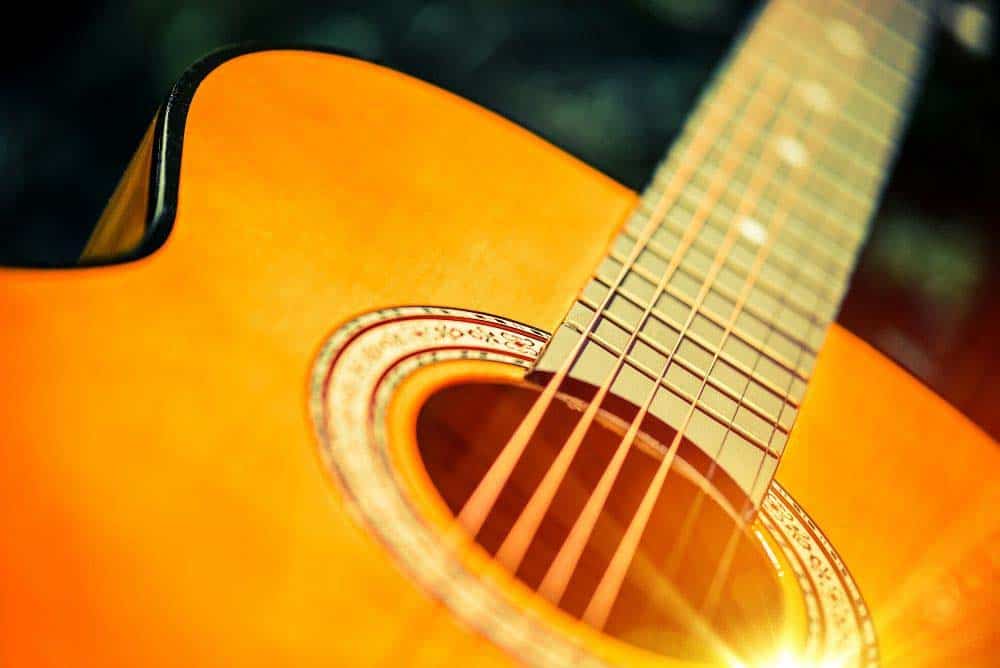 Nashville vs. Las Vegas: Which Is Better for Vacation? 2 Country music guitar in Nashville