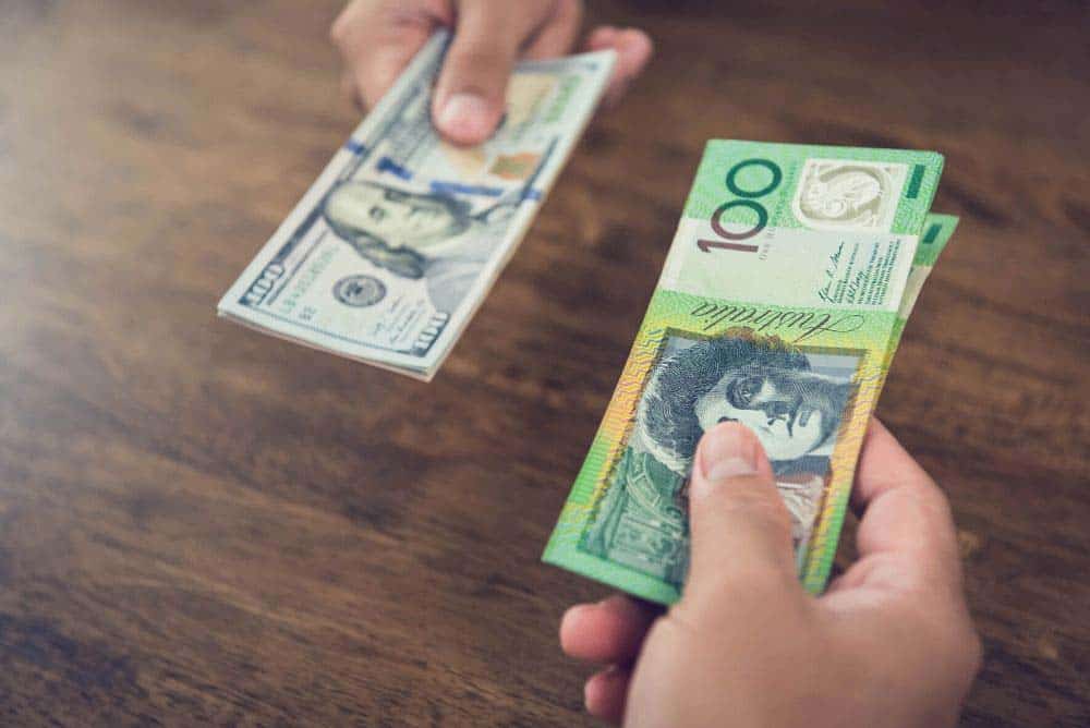 Do Las Vegas Casinos Exchange Foreign Currency? (Explained) 1 Exchanging foreign currency at casino in Las Vegas