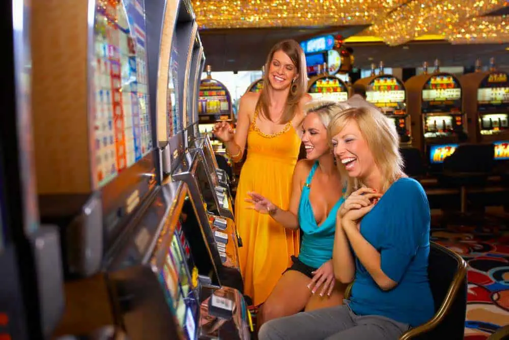 Las Vegas vs. New Orleans Vacation: Which Is Better? 3 Friends having fun in Vegas: Las Vegas vs. New Orleans -Transportation