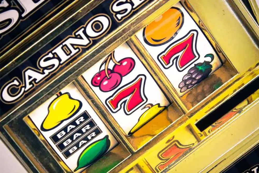 7 Casinos in Las Vegas With Semi Truck Parking 2 Vegas casino slot machine