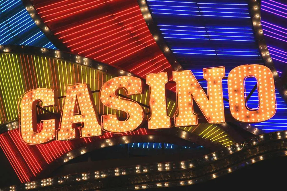 The word Casino in lights