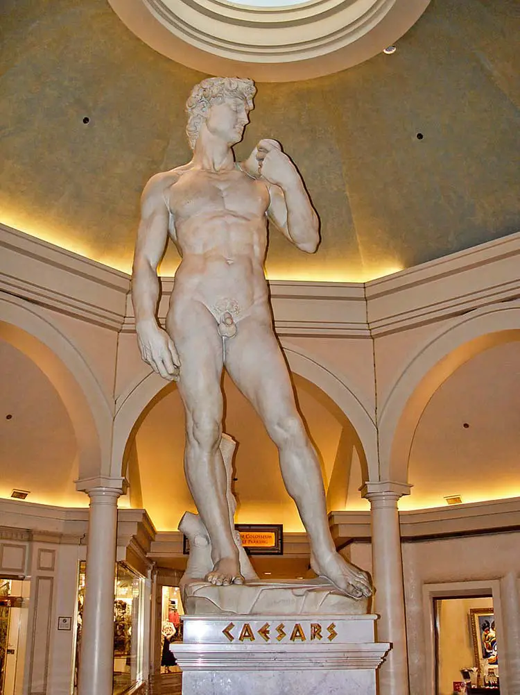 Which Las Vegas Hotel Has a Replica of The Statue of David? (Pictures) 1 Statue of David at Caesars Palace in Las Vegas