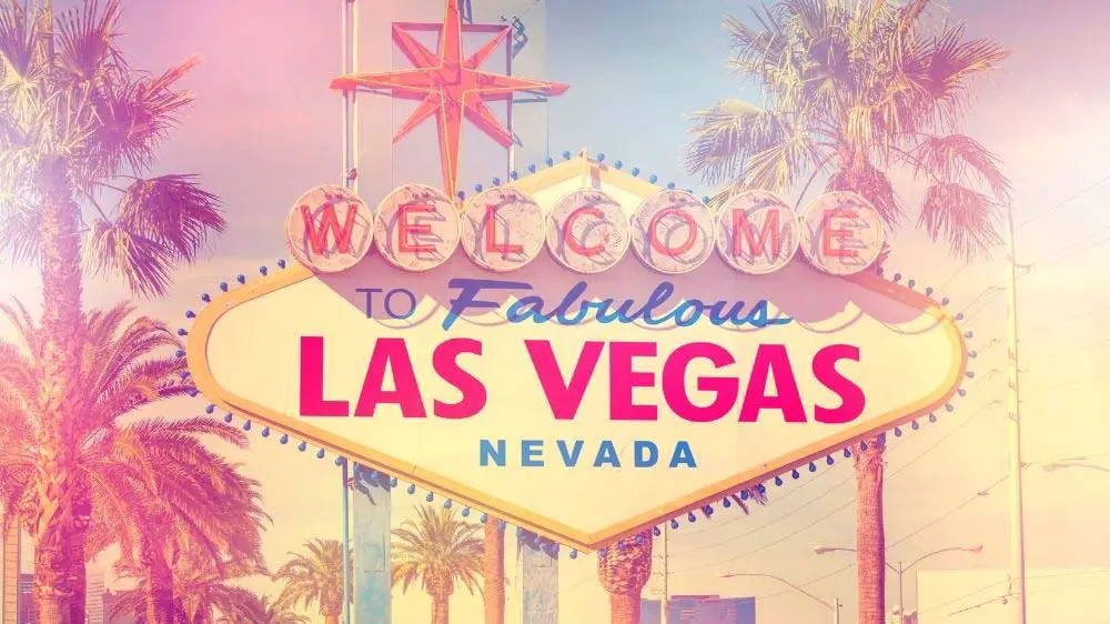 What is Las Vegas Known For? (Famous Vegas!) 2 Welcome to Las Vegas sign.