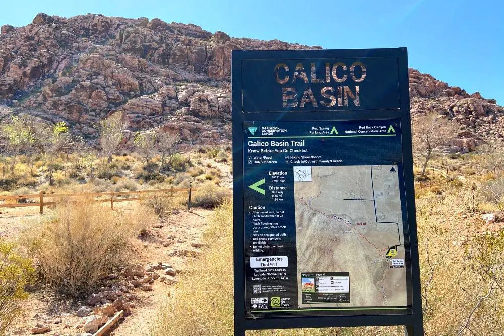 The Calico Basin trailhead.