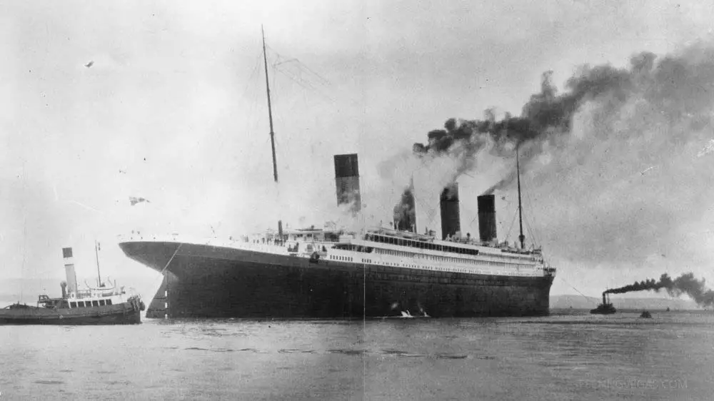 24 Best Museums in Las Vegas (Cool, Fun & Weird!) 2 Visit the Titanic Artifact Exhibit at the Luxor in Las Vegas.