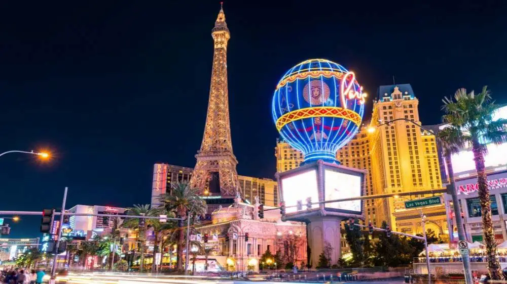 Paris Las Vegas at night.