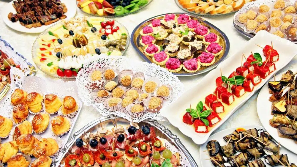 Las Vegas Buffets Currently Open in 2024 (Buffets Open!) 4 A classic Las Vegas dessert buffet.