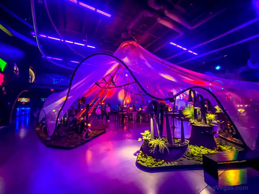 What Is AREA 15 in Las Vegas? (10+ AMAZING Things To See & Do) 14 Sanctuary at AREA 15 is a great place to sit and chill out.