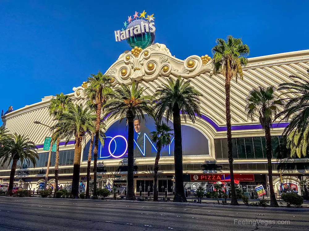 Does Harrah’s Las Vegas Have balconies?