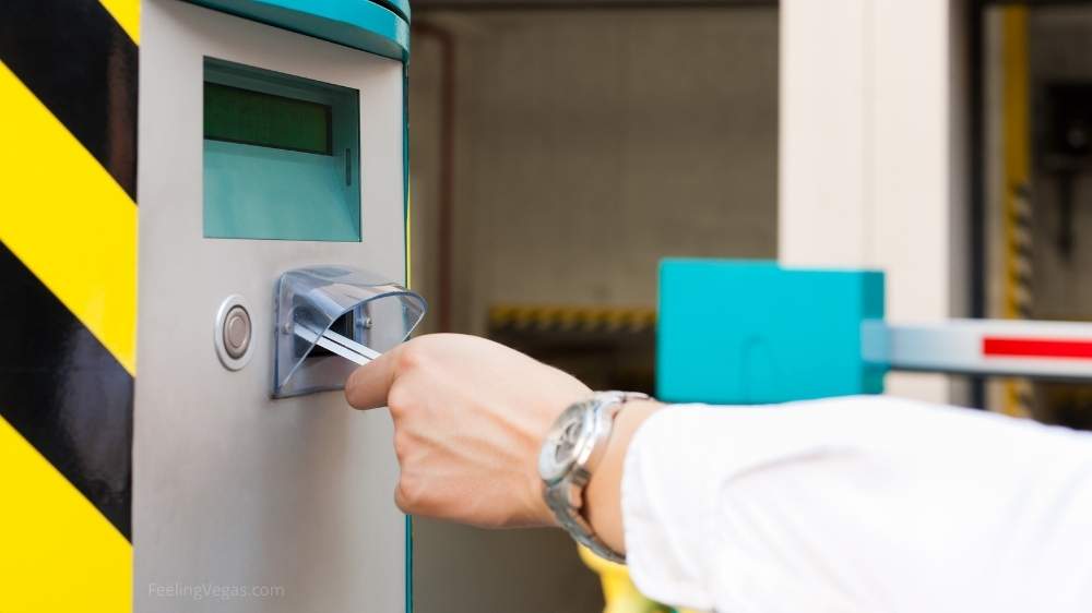 How Much Is a Parking Ticket in Vegas (Is It Worth It?) 2 It's better to pay for parking in Las Vegas than to get a parking ticket.