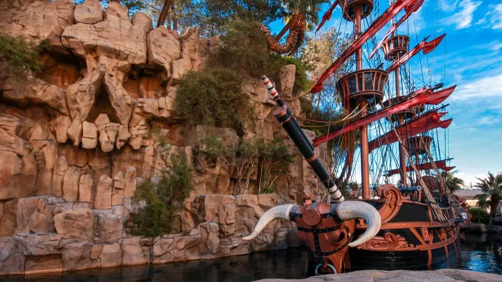 Does Treasure Island Have Balconies? (Las Vegas) 2 The pirate ship at Treasure Island Hotel & Casino in Las Vegas.