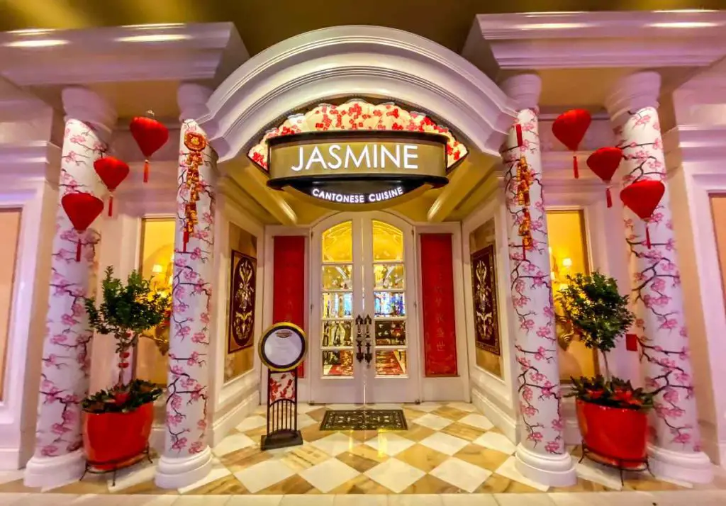 What to Wear at The Bellagio Las Vegas (Style Guide) FeelingVegas