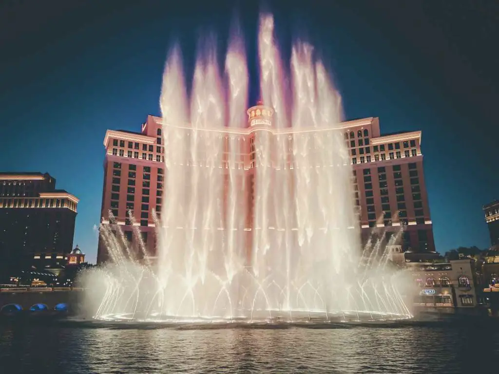 Bellagio Fountain Show Times & Song List (2023 Schedule) FeelingVegas