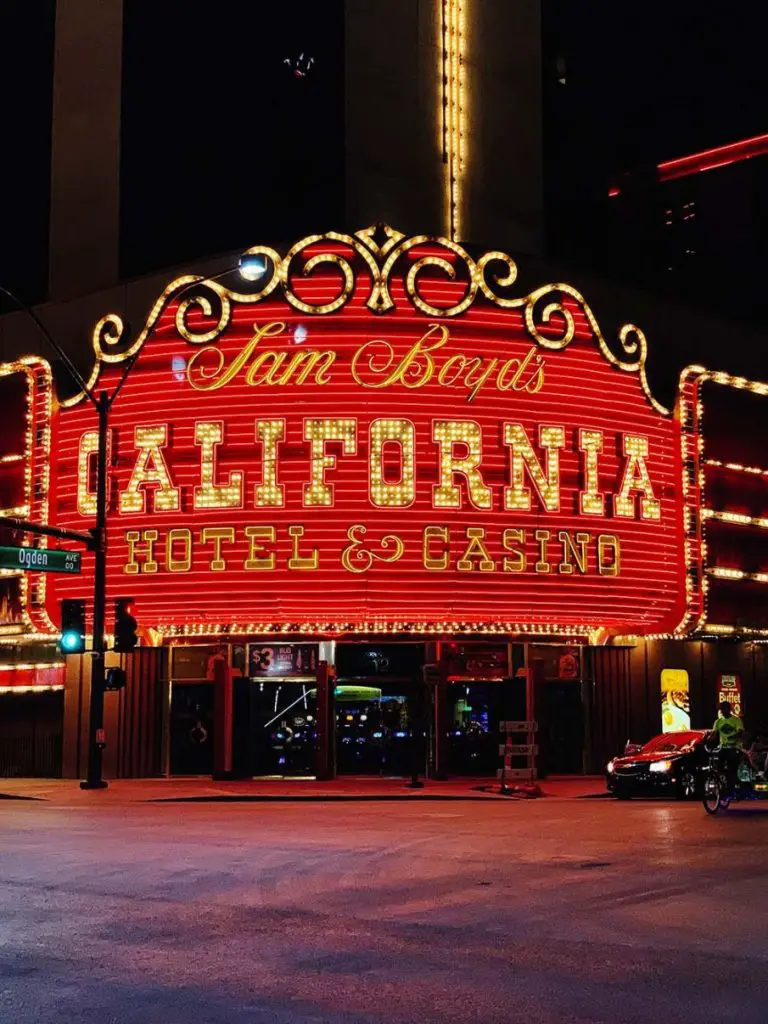 Why Las Vegas is Called Hawaii’s Ninth Island (Aloha Sin City!) 2 The California casino started the Las Vegas ninth island trend