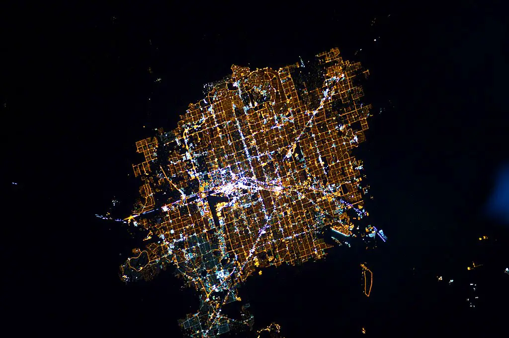 Can Las Vegas be seen from space