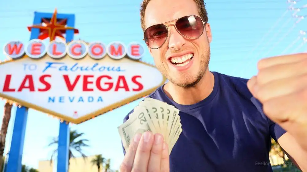Is it best to bring cash to Vegas?, Are drinks free in Vegas casinos?