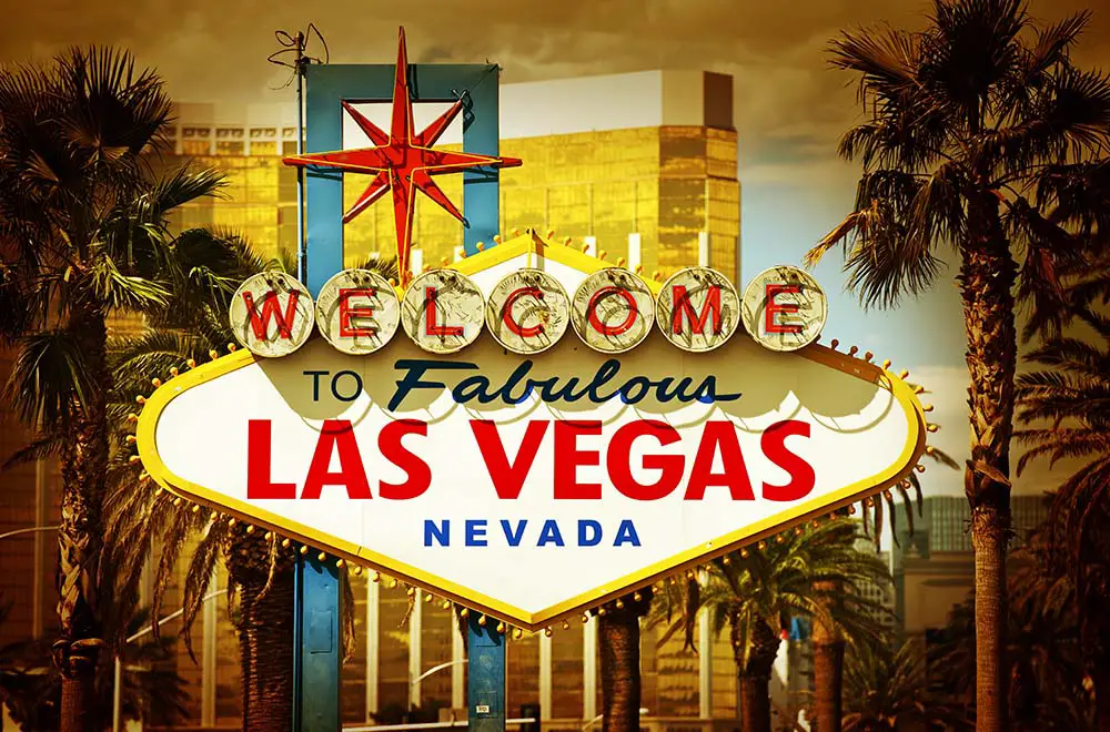 Cheapest Time to Visit Las Vegas (Monthly Price Comparison) 1 Welcome to Las Vegas sign: cheapest times to visit