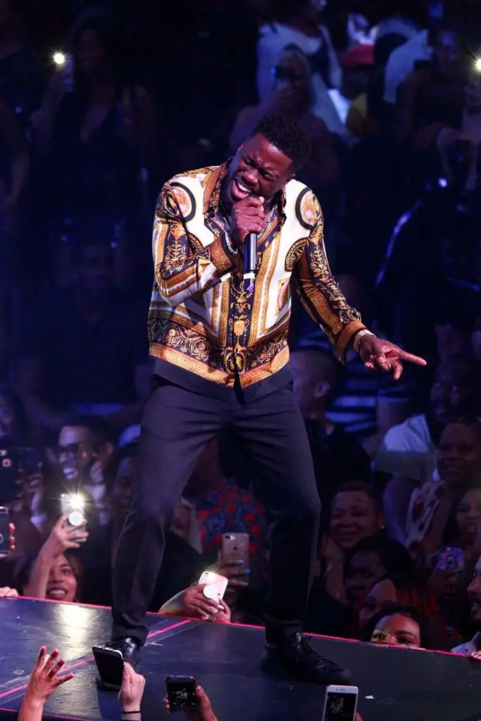 Kevin Hart celebrating his birthday at Drai's Nightclub