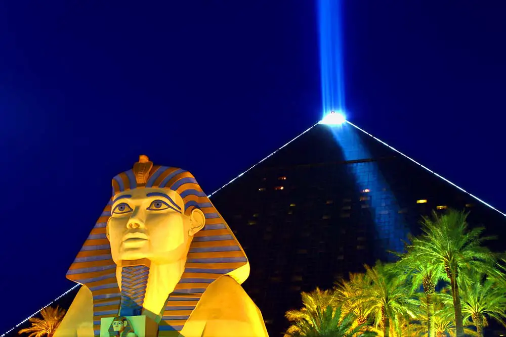 While walking on the Strip you can't miss the Luxor Las Vegas