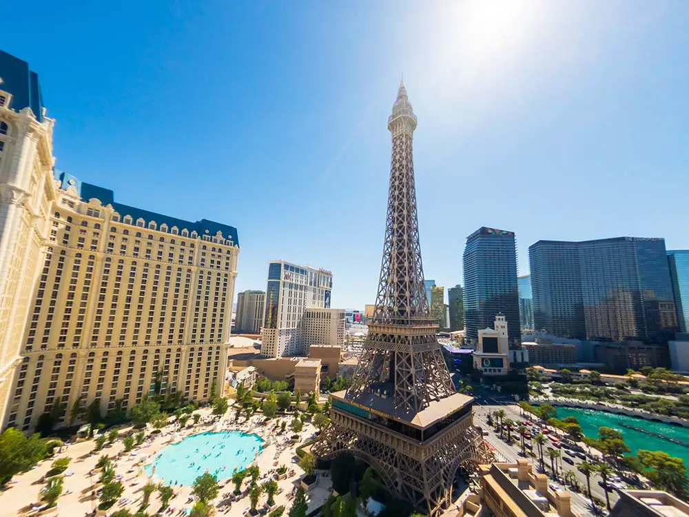 pool inside paris las vegas