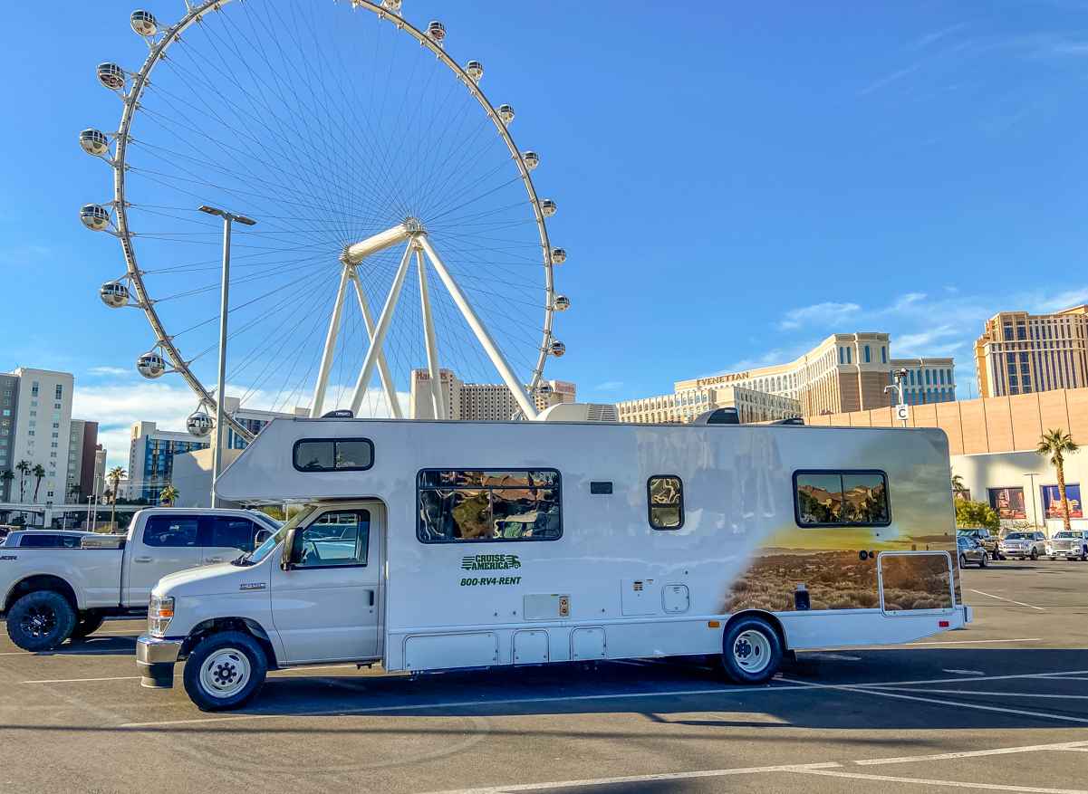 Where to Park an RV in Las Vegas (Sin City RV Parking) 2 RV Parking Behind The LINQ Promenade