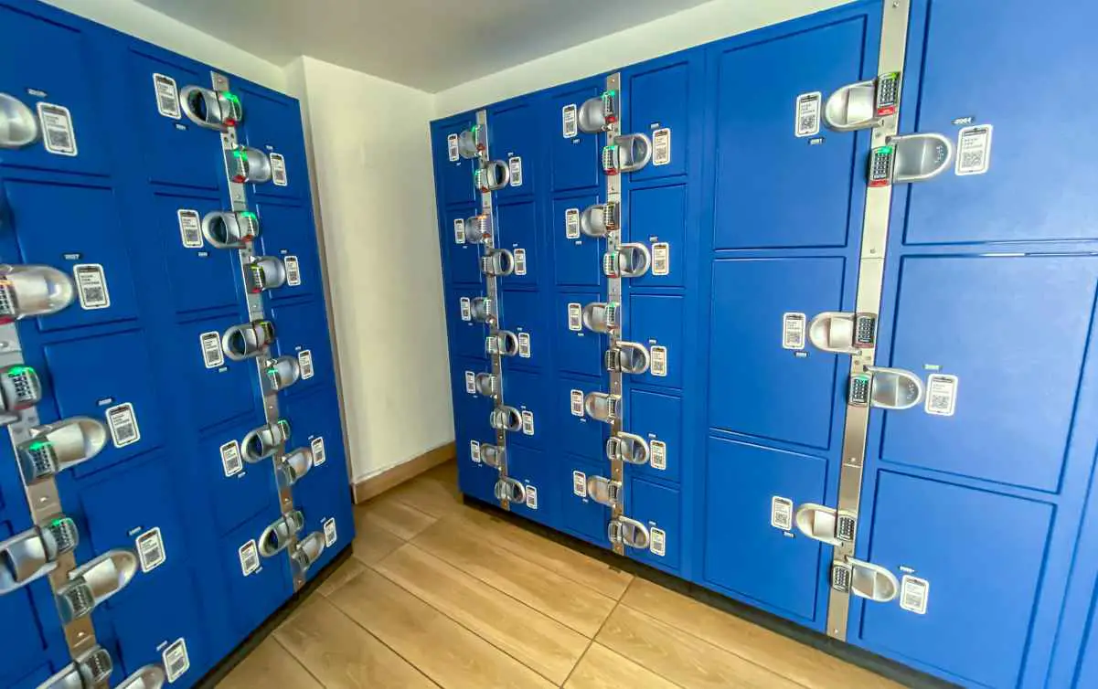 Circa Pool: 21 Things to Know About Stadium Swim (Las Vegas) 15 Does Circa Pool Have Lockers