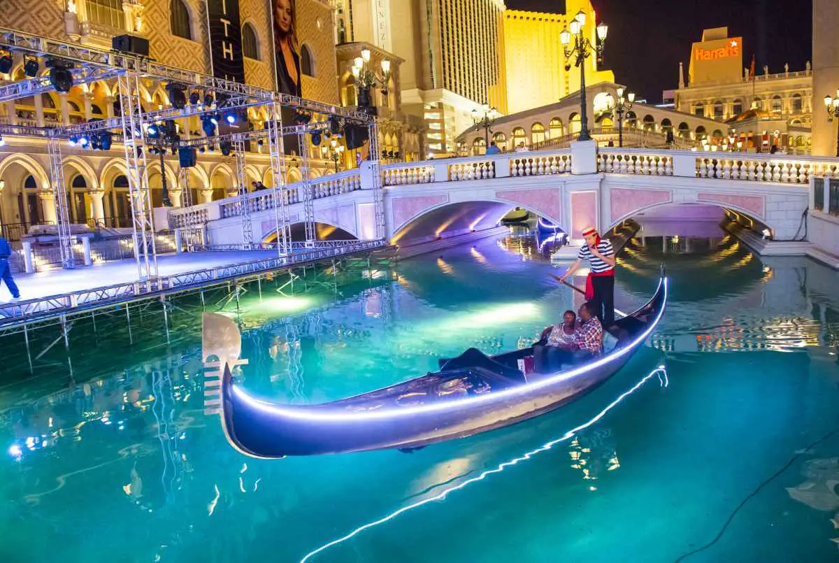 gondola ride at the venetian