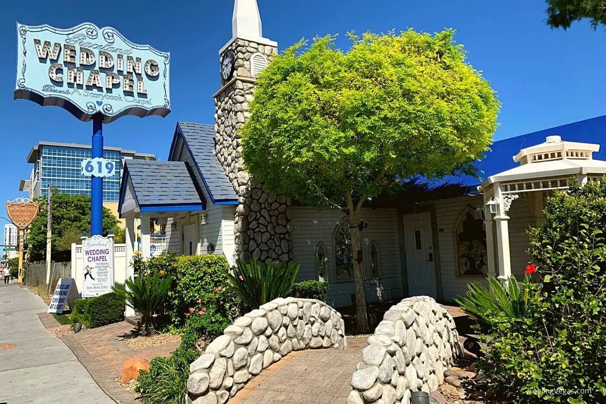 9 Most Famous Wedding Chapels in Las Vegas (Pictures) 5 Graceland Wedding Chapel is a most popular wedding chapel in Las Vegas