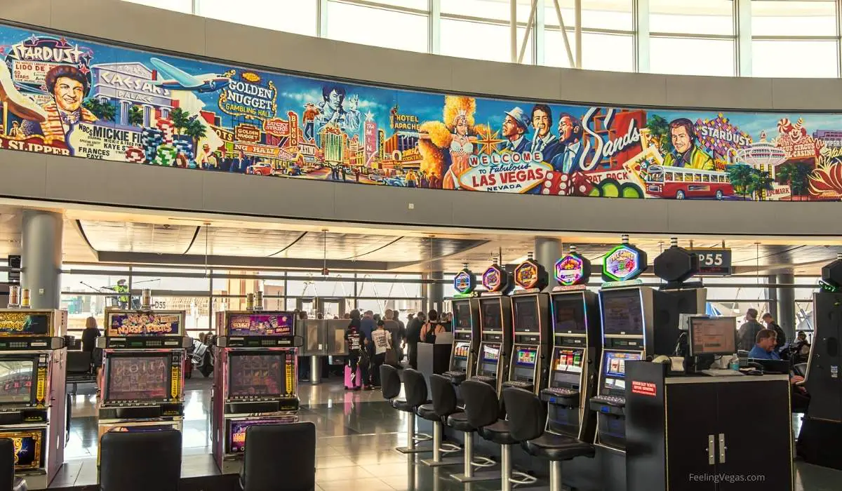 does the las vegas airport have slot machines