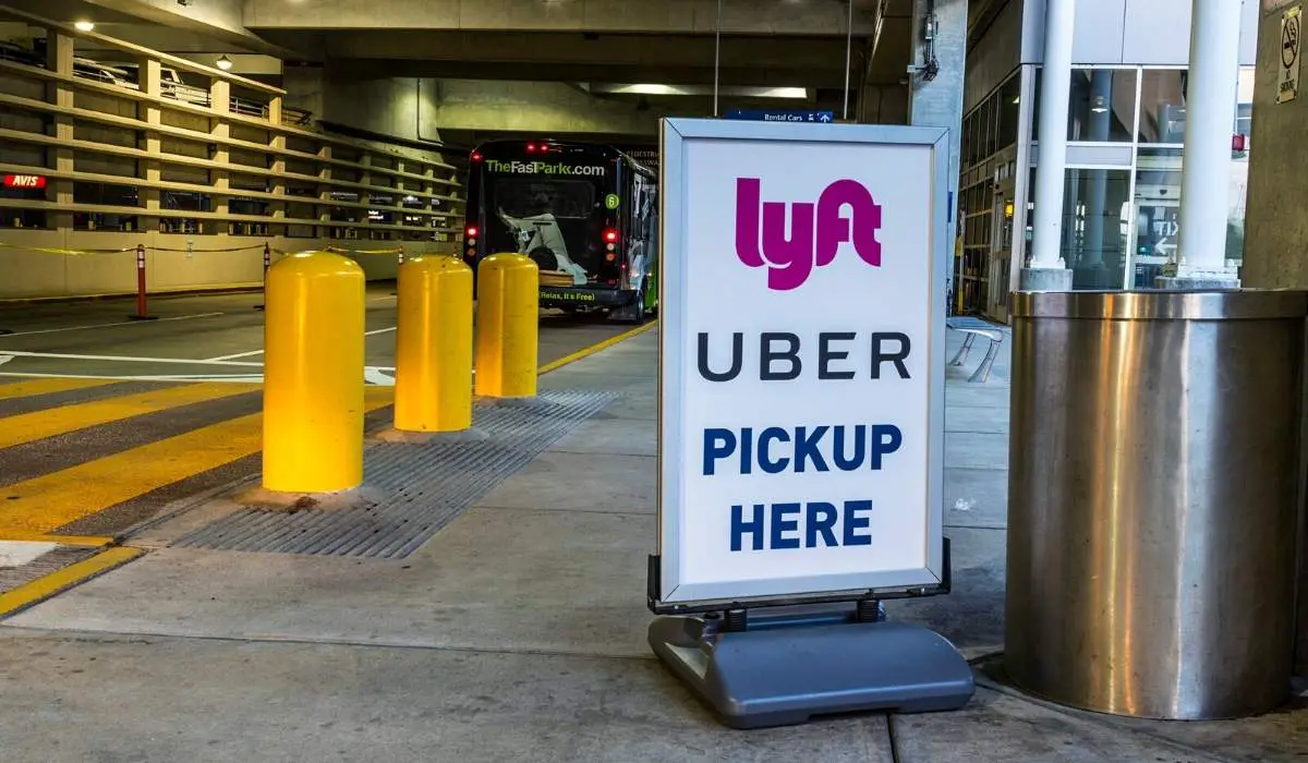 Uber and Lyft pickup at the airport