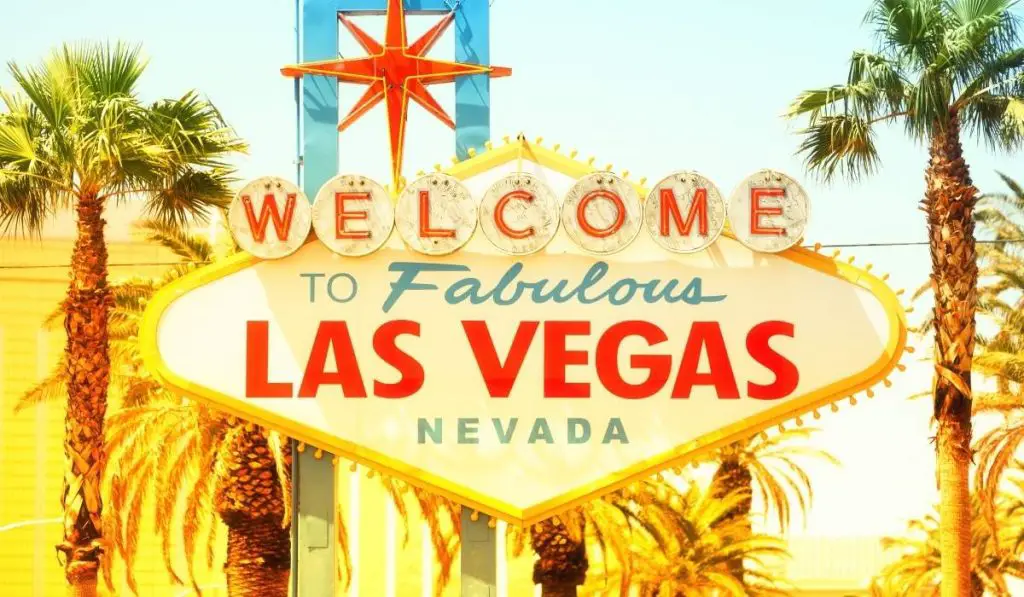 How Hot Is Las Vegas In July and August? (Revealed!) FeelingVegas