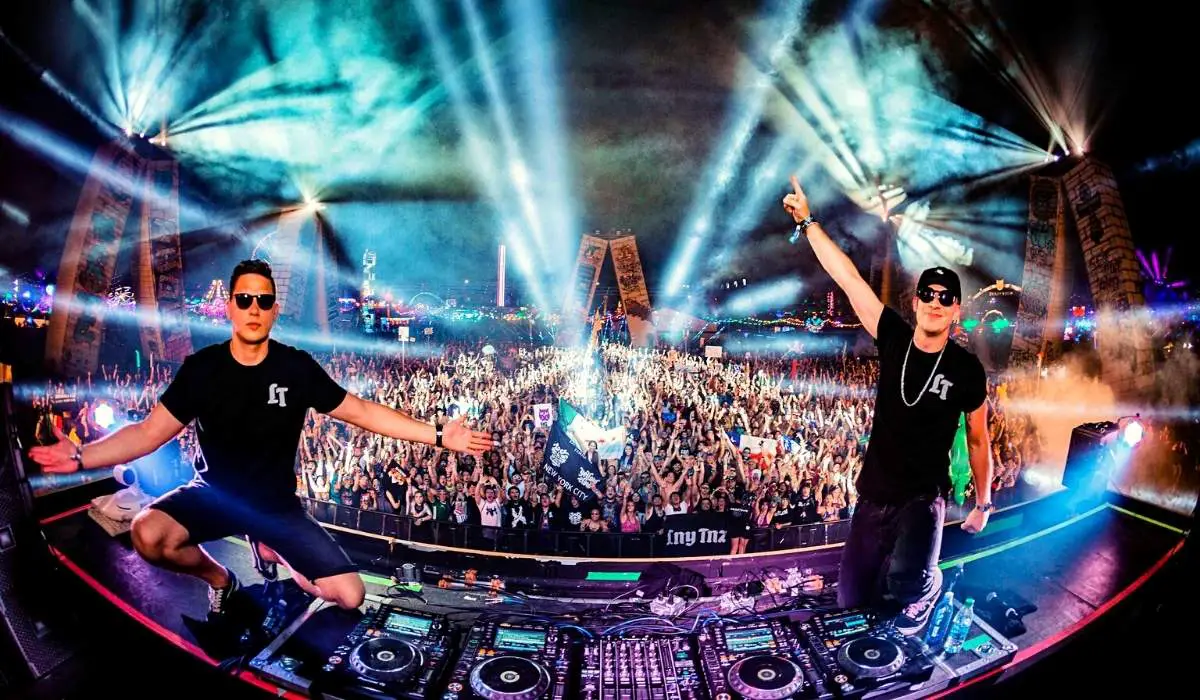 7 Reasons Why Las Vegas Hotels Have Such High Occupancy Rates 4 Annual music festivals like Electric Daisy Carnival (EDC) regularly bring tens of thousand of visitors to Las Vegas.