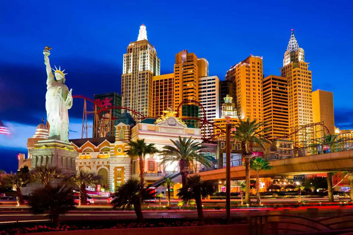 14 Las Vegas Hotels with Balconies (Hotel Rooms On or Near Strip) 6 New York-New York Las Vegas Balcony Rooms