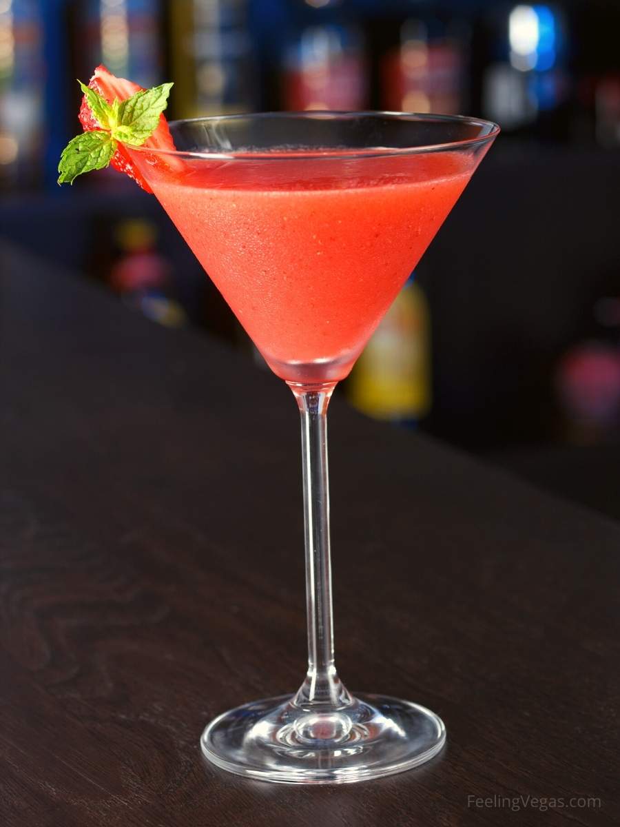 Top 10 Drinks To Order in a Las Vegas Casino (Revealed!) 4 daiquiri in a las vegas casino bar