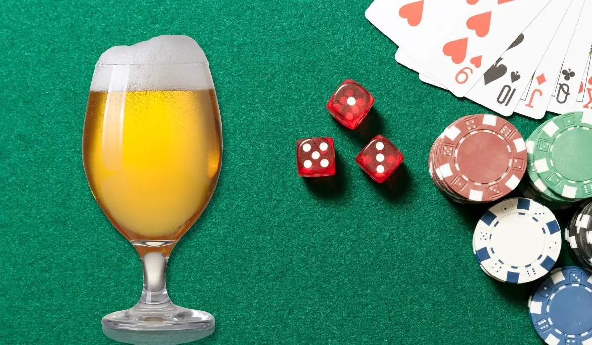 Top 10 Drinks To Order in a Las Vegas Casino (Revealed!) 9 A draft beer in a Sin City casino.