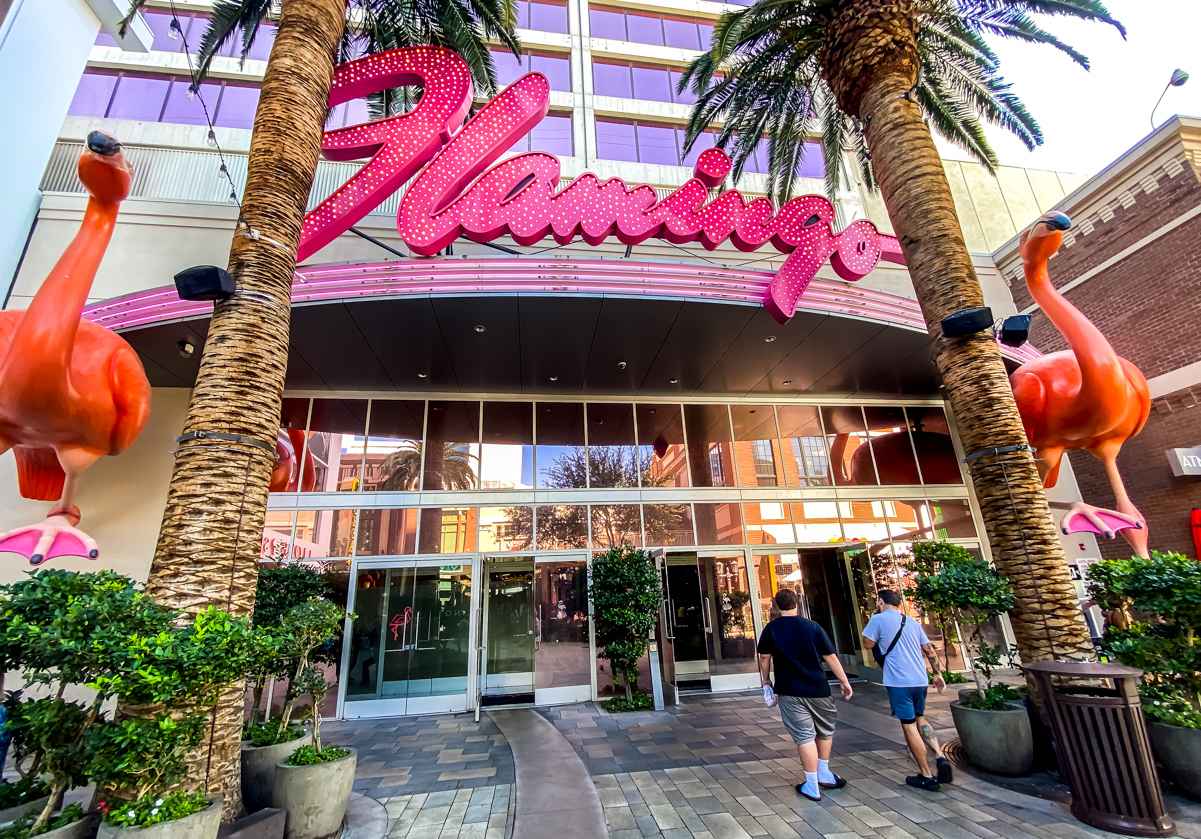 does the flamingo las vegas have self check in