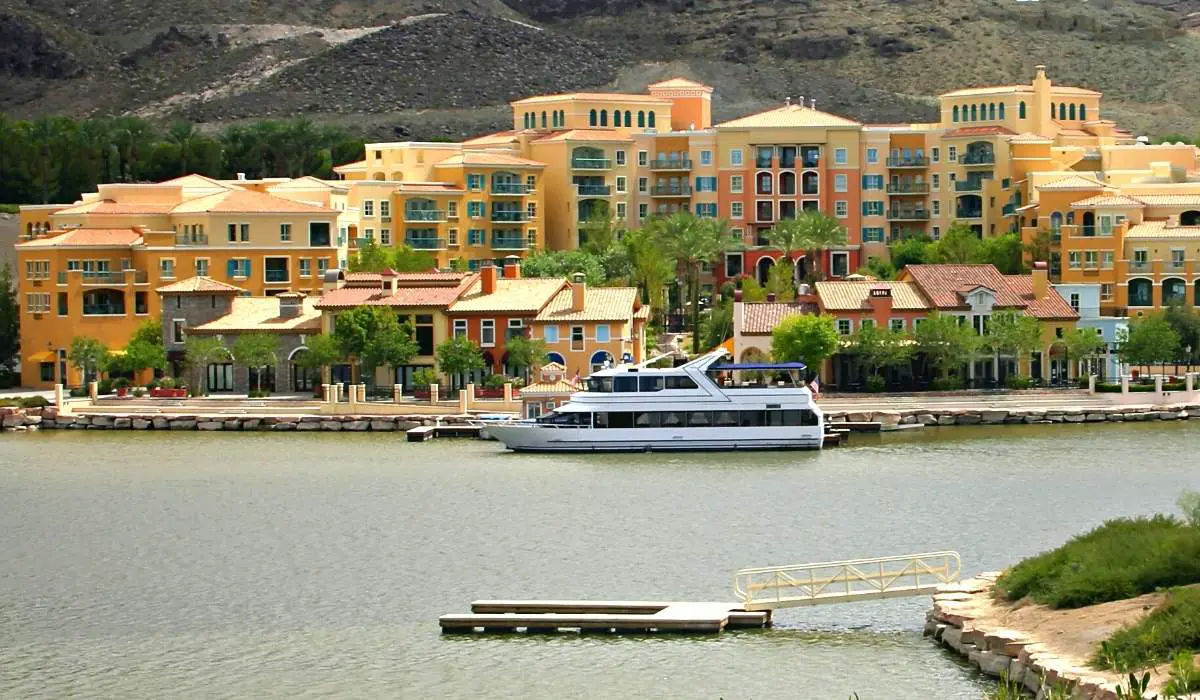 Is Lake Las Vegas Worth Visiting? (Photos) 7 lake las vegas yacht