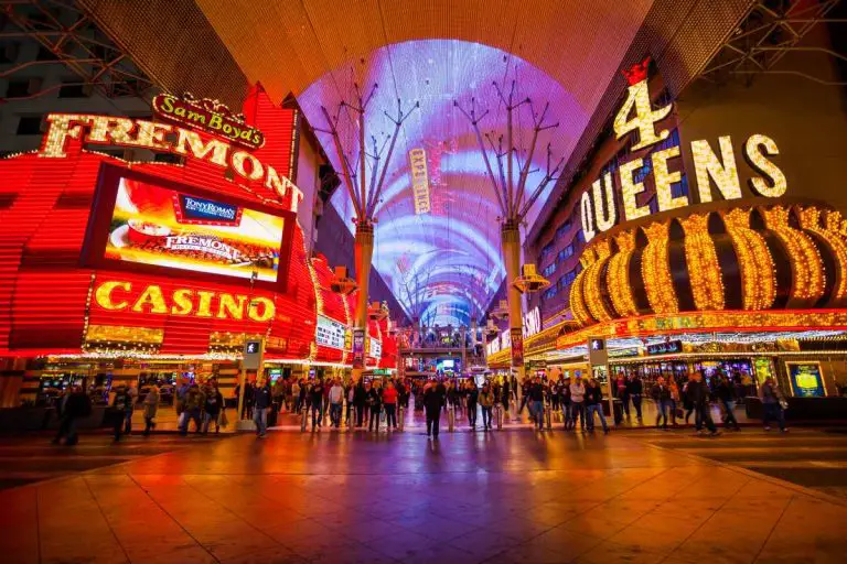 3 Reasons Why Las Vegas Has So Many Casinos (Explained)