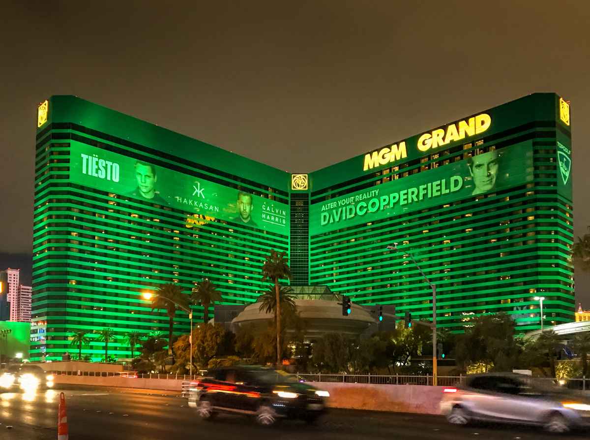 mgm grand hotel has thousands of rooms