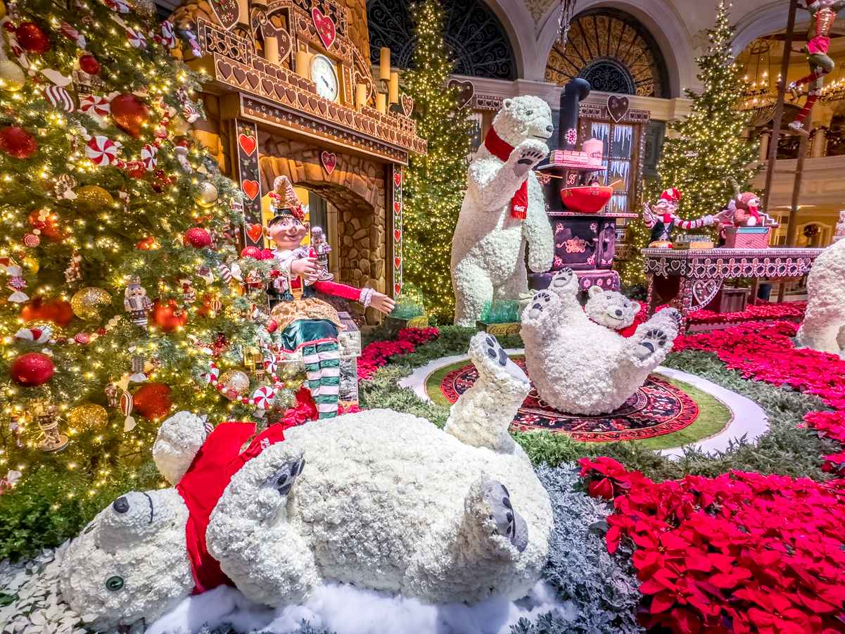 Coca Cola polar bears at the Bellagio Conservatory and Botanical Gardens, Christmas holiday 2022