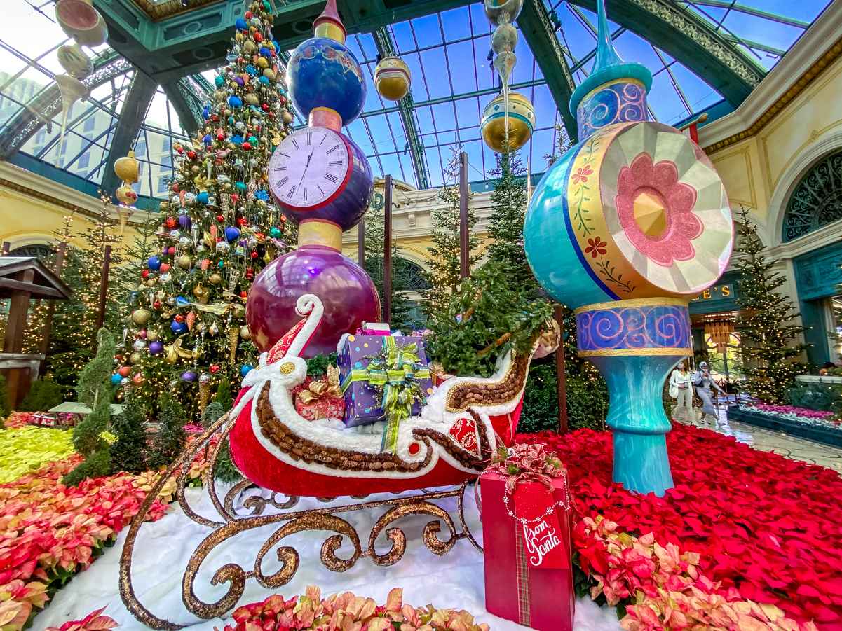 Bellagio Conservatory's Winter & Holiday Display